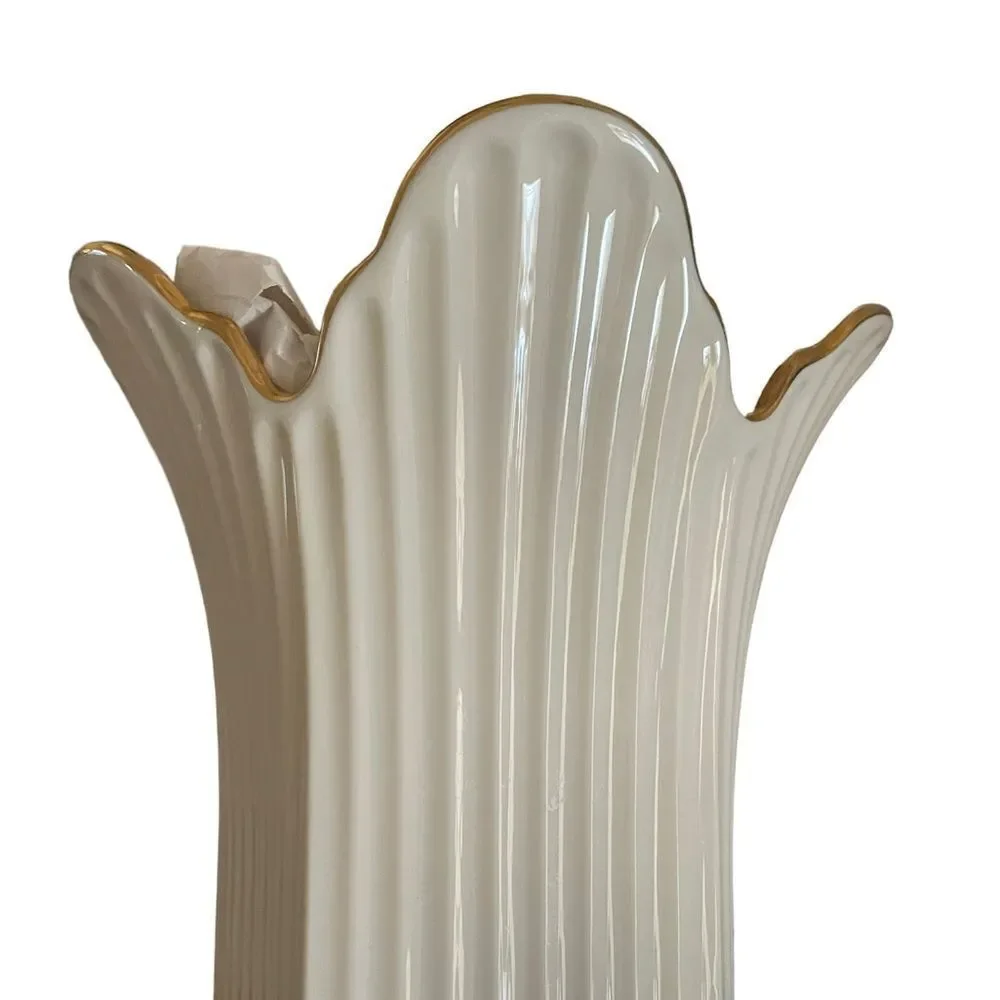 LENOX MERIDIAN CHINA FLUTED VASE‎